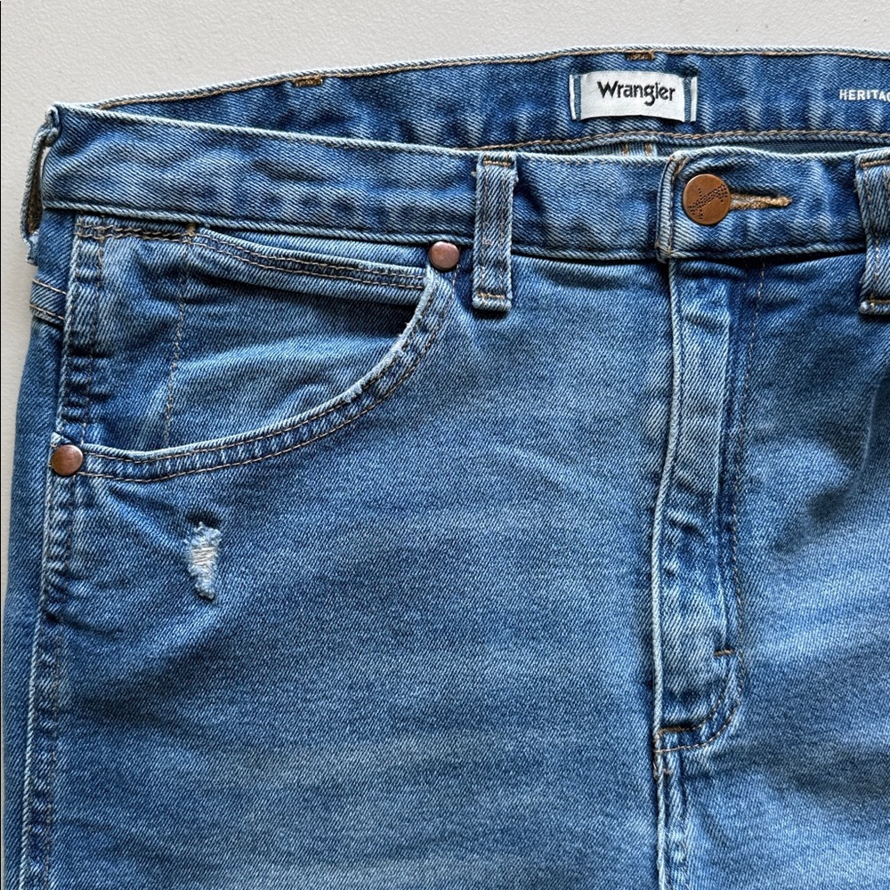 Wrangler Heritage Fit Jeans Medium Wash Women’s Size 30 - Picture 5 of 16